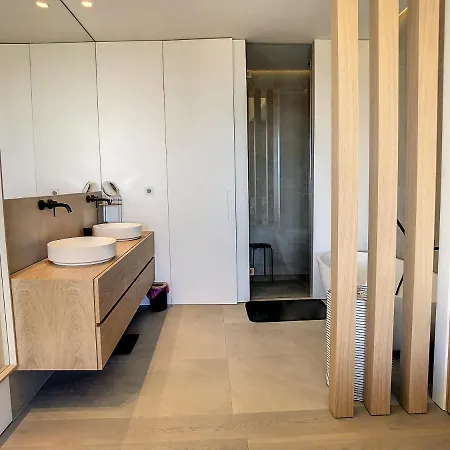 Apartment Luxury Amazing 3 Bedrooms, 3 Bathrooms On The Croisette 408 Cannes